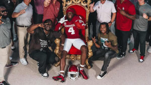 images_voltaxMediaLibrary_mmsport_all_sooners_01k00dv66hd7ap5q405x